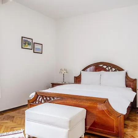 Flat With Balcony Near Zorlu Center Apartment *