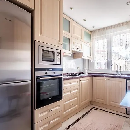 Flat With Balcony Near Zorlu Center Istanbul