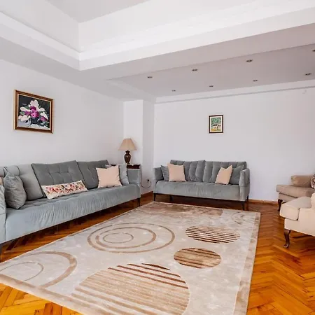Apartment Flat With Balcony Near Zorlu Center