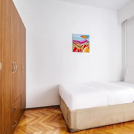 Apartment Flat With Balcony Near Zorlu Center Istanbul