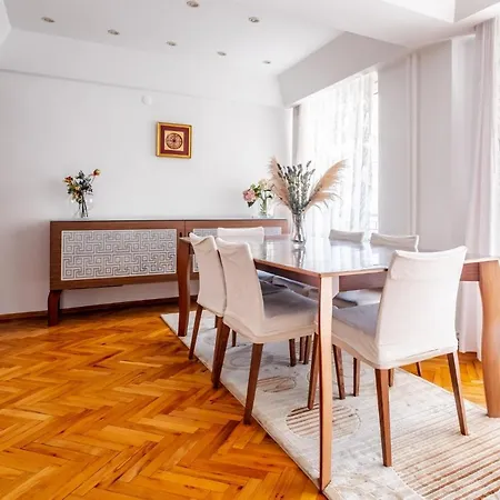 Apartment Flat With Balcony Near Zorlu Center *
